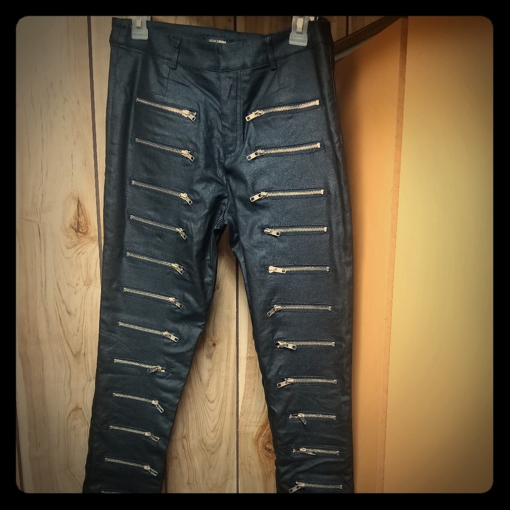 Zipper pants